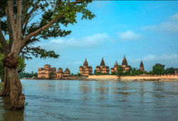 ओरछा – जहां समय ने मंदिर, किले और छतरियों की दीवारों पर कविताएं लिखी हैं