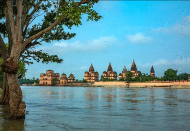 ओरछा – जहां समय ने मंदिर, किले और छतरियों की दीवारों पर कविताएं लिखी हैं